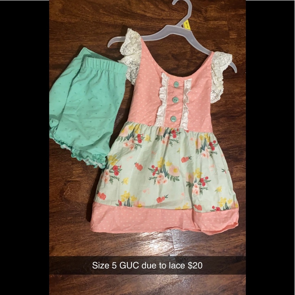 Ricrac and ruffles set